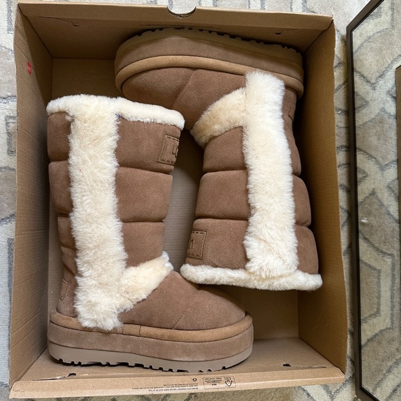 NEW UGG Women's Classic Chillapeak Tall Platform Boot Size 6 - Picture 15 of 16